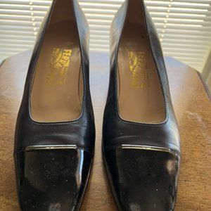 Ladies Ferragamo low heel pump style shoes